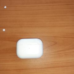 earpods in wit doosje, as reported by RRReis Overijssel / Flevoland-IJsselmond using iLost