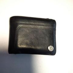 Brieftasche F, gemeldet von Twisto über iLost