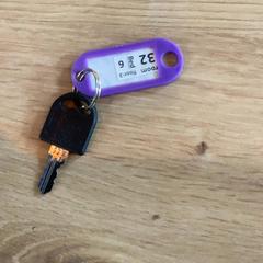 Sleutel, zoals gemeld door MEININGER Hotel Köln West met iLost