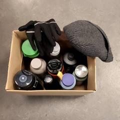 قبعة صغيرة & إكسسوارات الملابس، كما تم الإبلاغ عنه بواسطة Vrije Universiteit Amsterdam عبر iLost