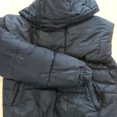 衣類 - jas がiLostで Centraal magazijn によって報告されました