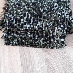 Szal Zwart groene print, zgłoszono przez EBS Tramplein przy użyciu iLost