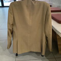 Manteau, zoals gemeld door MEININGER Hotel Marseille Centre la Joliette met iLost