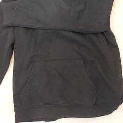 Kleding - Trui zwart, amint azt Centraal magazijn az iLost segítségével jelentette.