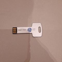 USBメモリ がiLostで Van der Valk Hotel Schiphol によって報告されました