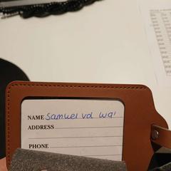 Naamtag Bruin, som rapportert av Cursus en vergadercentrum Domstad ved bruk av iLost