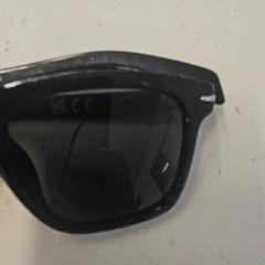 Gafas de sol, ha sido reportado por Liquicity Festival con iLost