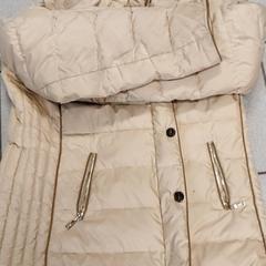 衣類 - Jas がiLostで Centraal magazijn によって報告されました