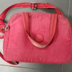 Taška - handtas, ako bolo nahlásené Regio Antwerpen - Brussel pomocou iLost