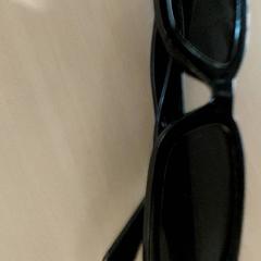 Brýle - zonnebril, jak nahlášeno Centraal magazijn pomocí iLost