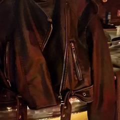Oblečení Jacket black, jak nahlášeno Club Nyx/Exit Café pomocí iLost