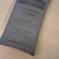 Brillenetui mit brille, gemeldet von IKEA Metz über iLost