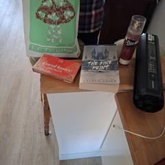 Efteling tas met fiets oplader en boek en make up, come riportato a iLost