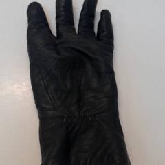 Luva, como reportado por IKEA Furuset utilizando o iLost