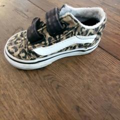 Chaussure Tijgerprint, a été signalé par DierenPark Amersfoort utilisant iLost