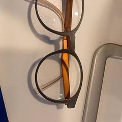 Óculos, como reportado por RAI Amsterdam utilizando o iLost