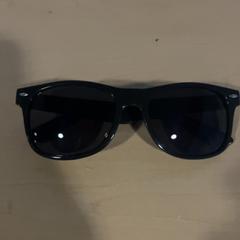 Sonnenbrille Zwart, gemeldet von Jaarbeurs über iLost