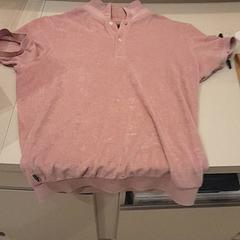 القميص، كما تم الإبلاغ عنه بواسطة Van der Valk Hotel Schiphol عبر iLost