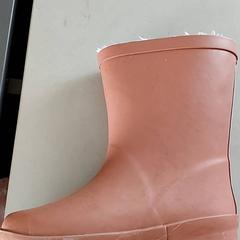 Kleding - laars, segons ha informat Centraal magazijn mitjançant iLost