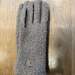 Rukavice Beige, jak nahlášeno Hortus pomocí iLost