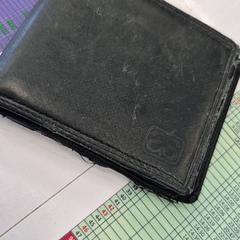 Peňaženka - Bassem, ako bolo nahlásené Centraal magazijn pomocou iLost