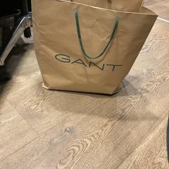 Bolsa Gant, segundo informou Designer Outlet Roosendaal usando iLost