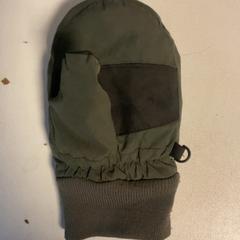 Rukavice, ako bolo nahlásené Artis pomocou iLost