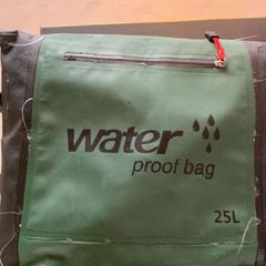 Motxilla, segons ha informat Conscious Hotel Westerpark mitjançant iLost