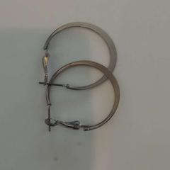 Kolczyki, zgłoszono przez Arriva Limburg Zuid przy użyciu iLost