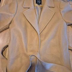 Dzseki, amint azt Amsterdam ID Aparthotel az iLost segítségével jelentette.