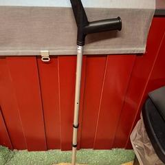 松葉杖 がiLostで IKEA Nice Saint Isidore によって報告されました