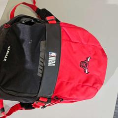 Mochila Chicago Bulls, como reportado por Regio Antwerpen - Brussel utilizando o iLost