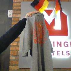 Camiseta de manga corta, ha sido reportado por MEININGER Hotel Hamburg City Center con iLost