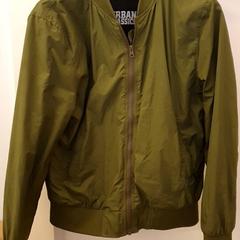 ジャケット Leger groen がiLostで DierenPark Amersfoort によって報告されました