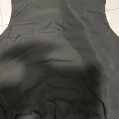 Ruházat - bodywarmer, amint azt Regio Antwerpen - Brussel az iLost segítségével jelentette.
