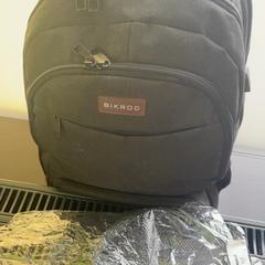 バックパック Black がiLostで MEININGER Hotel Berlin East Side Gallary によって報告されました