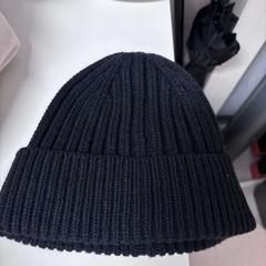 Gorro zwart, segons ha informat IKEA Hengelo mitjançant iLost