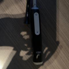Electric toothbrush, as reported by Van der Valk Hotel Haarlem using iLost
