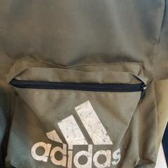 Rugtas & Rugtas groen Hussen lodhi, zoals gemeld door Gemeente Amsterdam met iLost