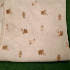 Baby deken Couverture bebe, zoals gemeld door IKEA Hénin-Beaumont met iLost