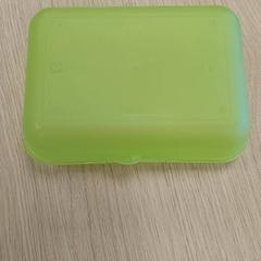Materiale scolastico - brooddoos, come riportato da Regio Antwerpen - Brussel utilizzando iLost