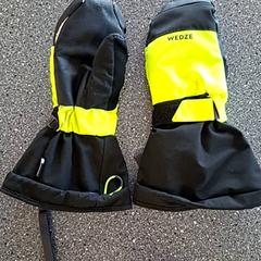 Hansker, som rapportert av Connexxion Amstelveen ved bruk av iLost