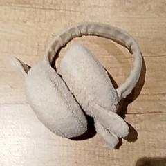 Kleding - Oorverwarmer, como reportado por Centraal magazijn utilizando o iLost