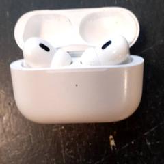 Fejhallgató tok, amint azt Qbuzz servicepunt  Emmen az iLost segítségével jelentette.