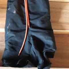 Pantalons curts, segons ha informat Attractie- & Vakantiepark Slagharen mitjançant iLost