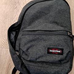 Hátizsák, amint azt RRReis Trein Amersfoort / Ede-Wageningen az iLost segítségével jelentette.