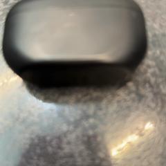 Štuple do uší, ako bolo nahlásené Rotterdam The Hague Airport pomocou iLost