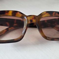 Sunglasses, as reported by Madurodam using iLost