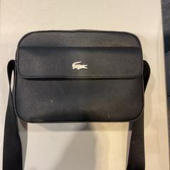 Táska mendes pereira, portugal, amint azt Gemeente Amsterdam az iLost segítségével jelentette.