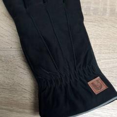 手袋 Zwart がiLostで EBS Spijkenisse によって報告されました